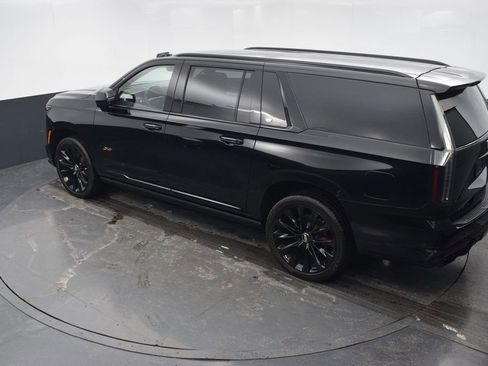 Certified 2026 Cadillac Escalade ESV V w/ LPO, ONYX Package image 45