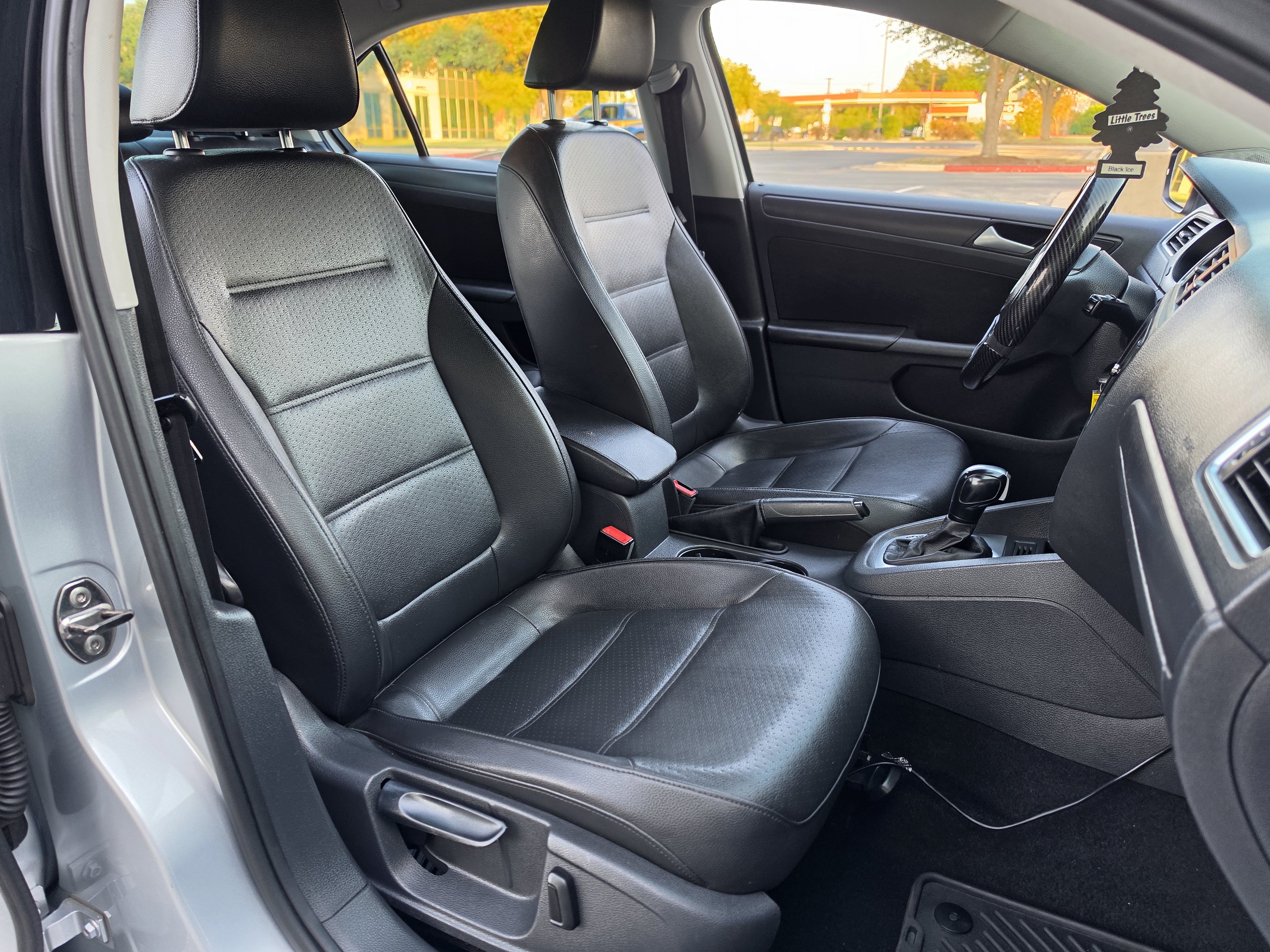 Used 2014 Volkswagen Jetta SE FWD image 14