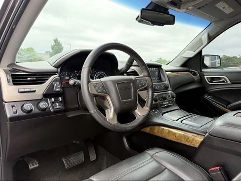 Used 2017 GMC Yukon Denali w/ Open Road Package AWD/4WD image 13