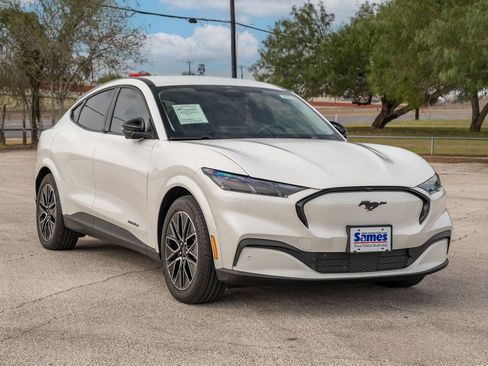 Used 2025 Ford Mustang Mach-E Premium image 1