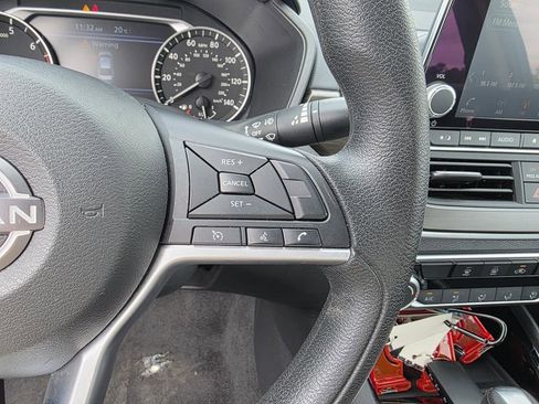 Used 2024 Nissan Altima 2.5 SV AWD/4WD image 17