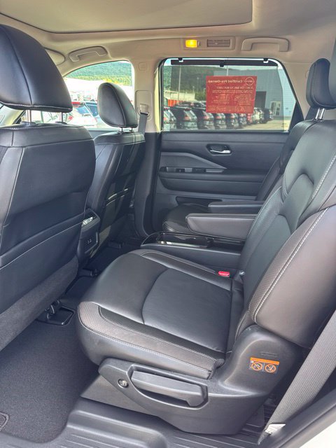 Certified 2023 Nissan Pathfinder SL w/ SL Premium Package AWD/4WD image 12