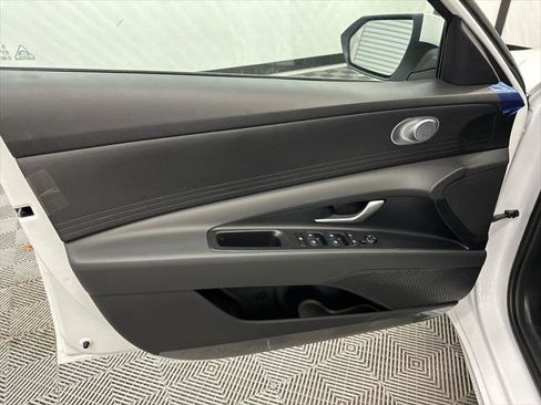 New 2026 Hyundai Elantra SE FWD image 10