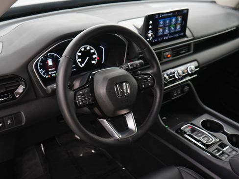 Used 2025 Honda Pilot EX-L image 22
