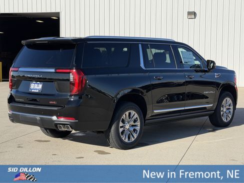 New 2026 GMC Yukon XL Denali w/ Sun & Power Step Package image 4