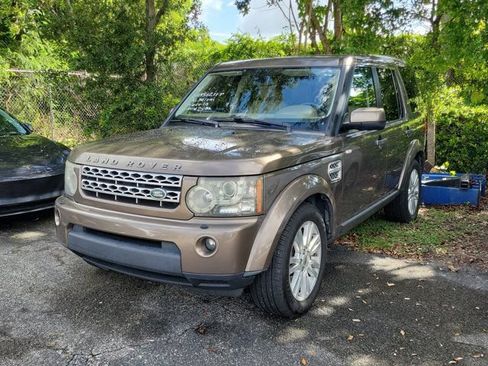 Used 2011 Land Rover LR4 HSE AWD/4WD image 3