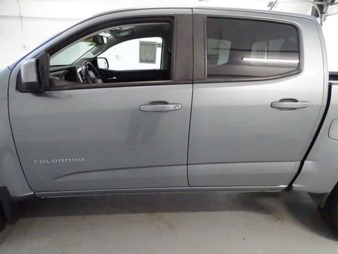 Used 2022 Chevrolet Colorado LT w/ LT Convenience Package AWD/4WD image 15