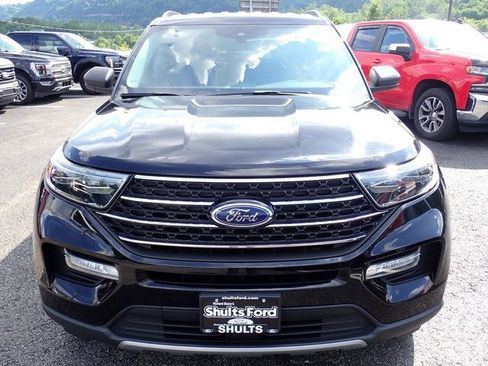 Used 2020 Ford Explorer XLT w/ Equipment Group 202A AWD/4WD image 12