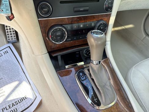 Used 2009 Mercedes-Benz CLK 550 Coupe image 16