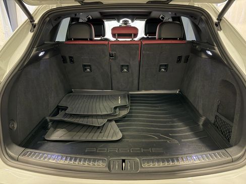 Certified 2023 Porsche Macan S image 28