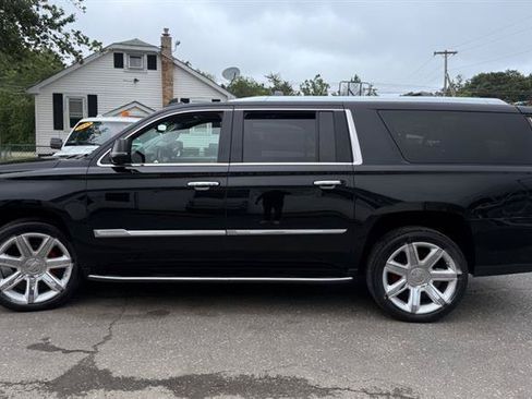 Used 2016 Cadillac Escalade ESV Luxury AWD/4WD image 9