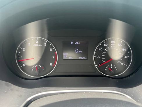 Used 2023 Kia Seltos LX AWD/4WD image 4