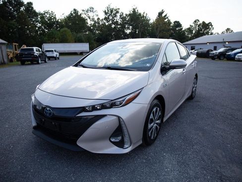 Used 2020 Toyota Prius Prime Limited image 7