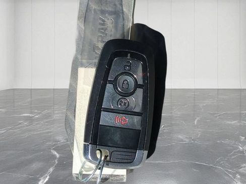 Used 2022 Ford Escape SE w/ Cold Weather Package FWD image 32
