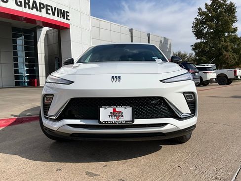 Used 2025 Buick Envista Sport Touring image 4