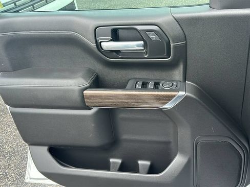 Used 2021 Chevrolet Silverado 1500 LT RWD image 21