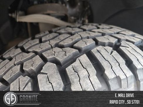 Used 2022 GMC Sierra 1500 SLT w/ SLT Convenience Package image 27