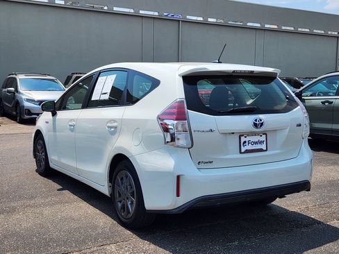 Used 2016 Toyota Prius V Three FWD image 7