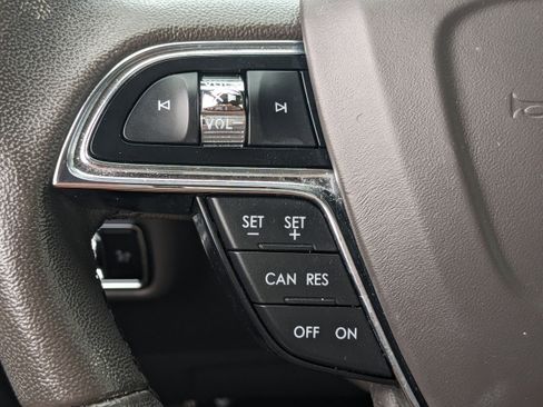 Used 2023 Lincoln Nautilus AWD w/ Premium Package image 20