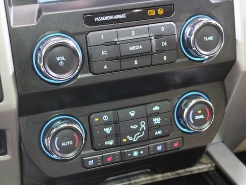 Used 2019 Ford F250 Lariat w/ Chrome Package image 14