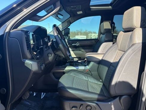 Used 2024 Chevrolet Silverado 1500 ZR2 w/ Technology Package image 20