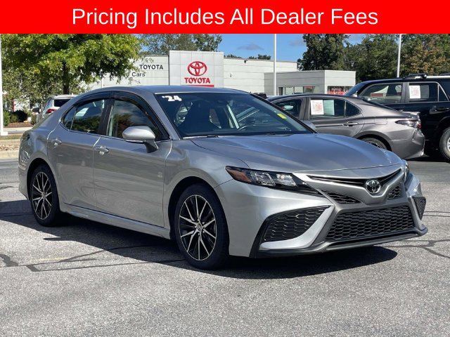 Used 2024 Toyota Camry SE FWD image 7