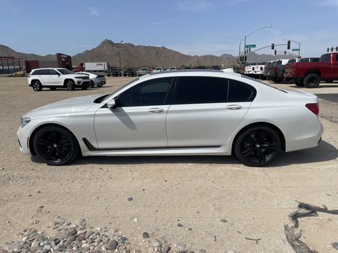 Used 2019 BMW 750i w/ Executive Package RWD image 2
