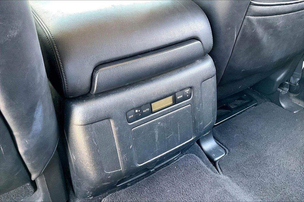 Used 2011 INFINITI QX56 2WD w/ Theater Pkg image 28