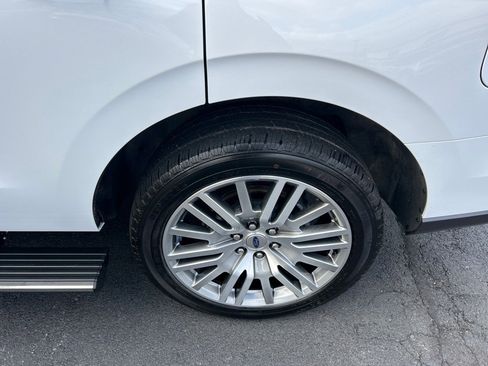 Used 2023 Ford Expedition Limited image 39