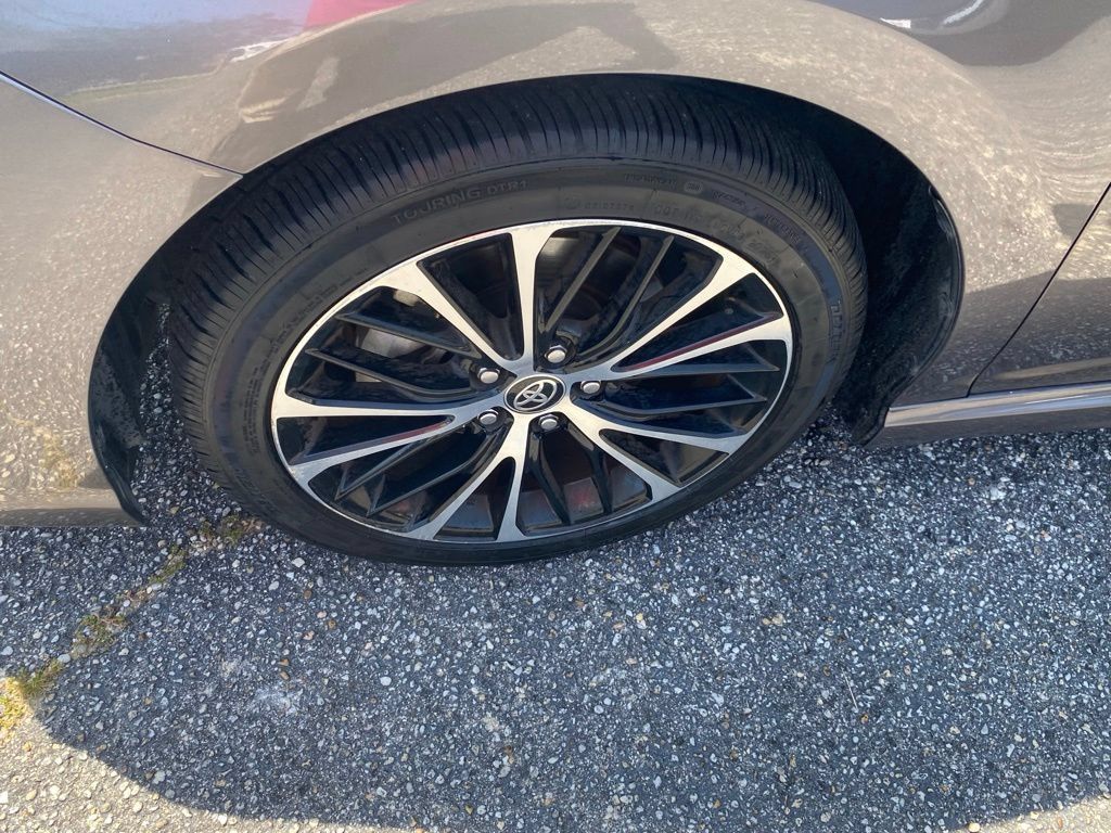 Used 2020 Toyota Camry SE FWD image 17