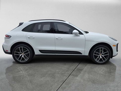 Used 2025 Porsche Macan AWD/4WD image 8