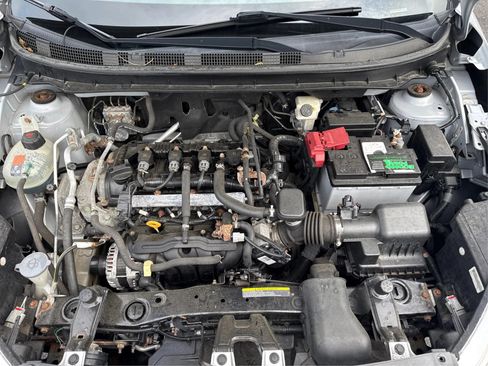 Used 2018 Nissan Kicks S FWD image 11