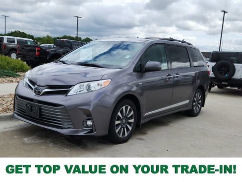 Used 2020 Toyota Sienna XLE w/ XLE Navigation Package AWD/4WD image 1