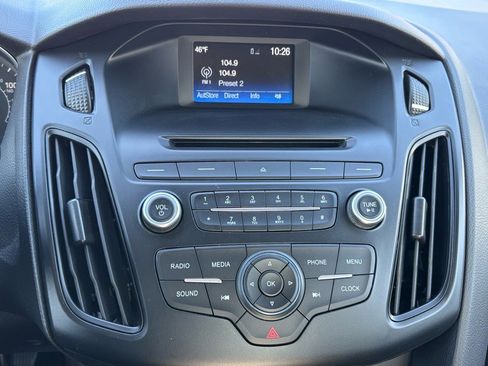 Used 2015 Ford Focus SE w/ Reverse Sensing Package image 12