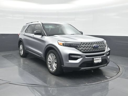 Used 2021 Ford Explorer Limited w/ Equipment Group 301A RWD image 8