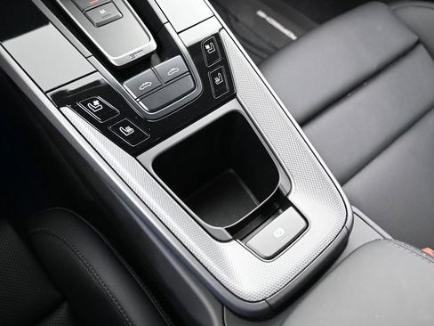 Certified 2024 Porsche 911 Targa 4S AWD/4WD image 24