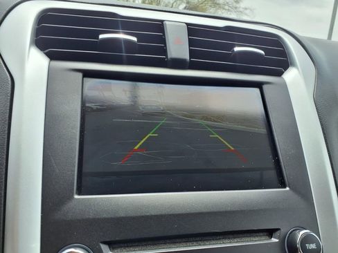 Used 2016 Ford Fusion SE AWD/4WD image 5
