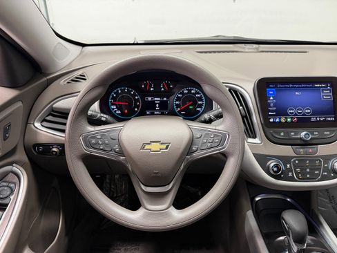 Used 2025 Chevrolet Malibu LT image 13