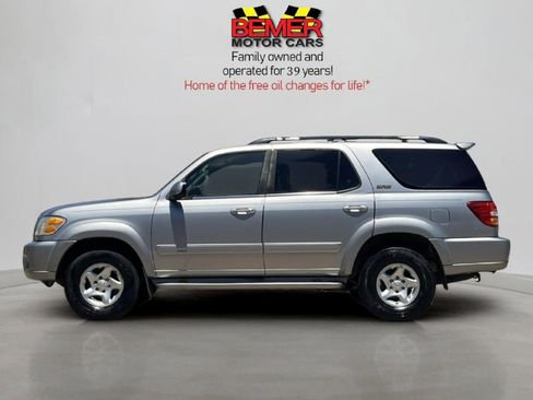Used 2002 Toyota Sequoia SR5 RWD image 2