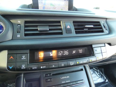 Used 2017 Lexus CT 200h image 58