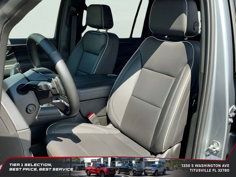 Used 2025 Chevrolet Suburban Premier RWD image 30