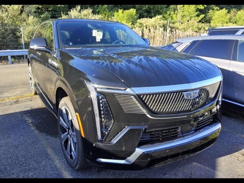 Used 2025 Cadillac Escalade IQ Luxury 1 w/ Smart Trailering package AWD/4WD image 2
