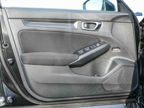 Used 2025 Honda Civic Sport image 25