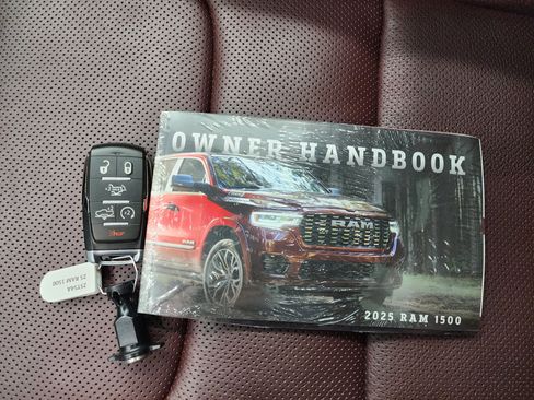 Used 2025 RAM 1500 Limited AWD/4WD image 60