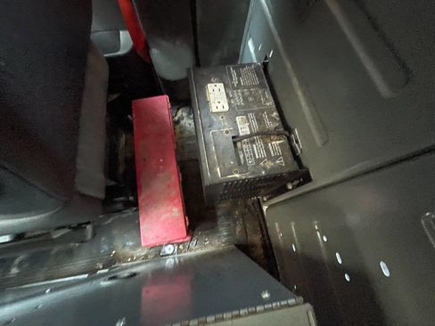 Used 2015 Chevrolet Express 2500 image 24