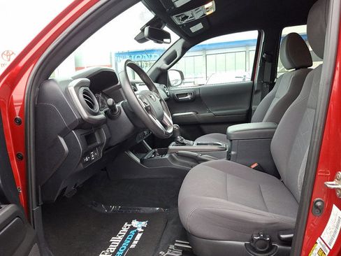 Used 2019 Toyota Tacoma TRD Off-Road image 13