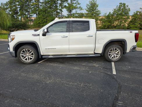 Used 2019 GMC Sierra 1500 SLT w/ SLT Premium Plus Package AWD/4WD image 9