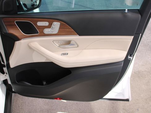 Used 2025 Mercedes-Benz GLE 350 4MATIC image 19