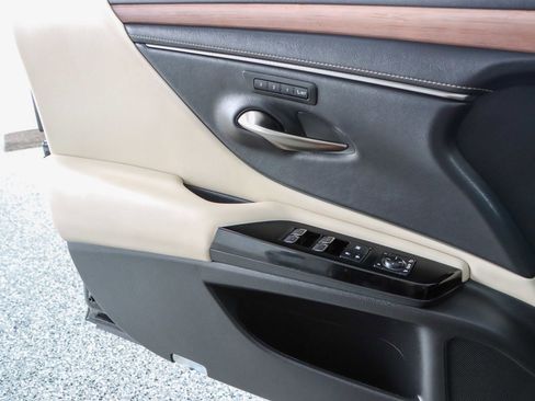 Used 2024 Lexus ES 350 w/ Premium Package FWD image 22