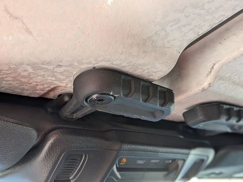 Used 2024 Jeep Wrangler Unlimited Rubicon image 32